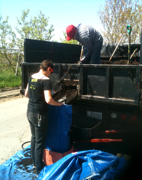 Help Compost Montreal open a new compost site! Indiegogo